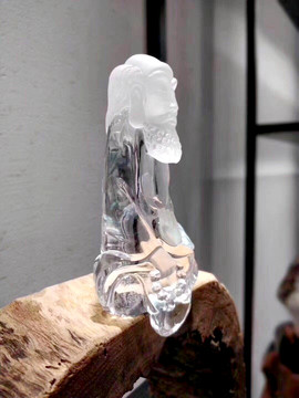 白水晶雕刻达摩像摆件
