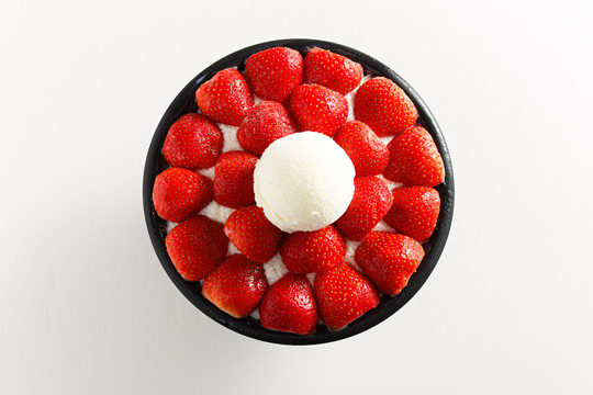 草莓冰淇淋牛奶冰沙