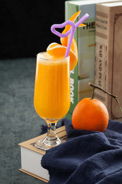 鲜柞橙汁