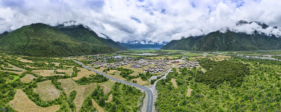 巴松措错高村