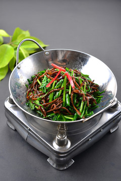 干锅茶树菇韭菜