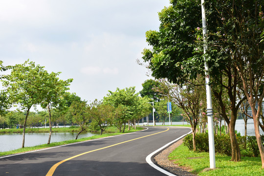 松山湖松湖烟雨风景