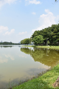 松山湖松湖烟雨风景