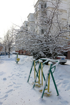 雪地运动器械