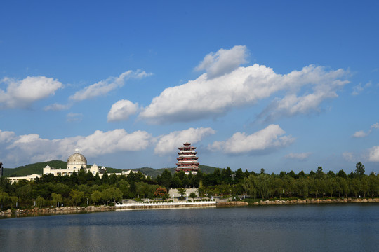 城市蓝天白云美景