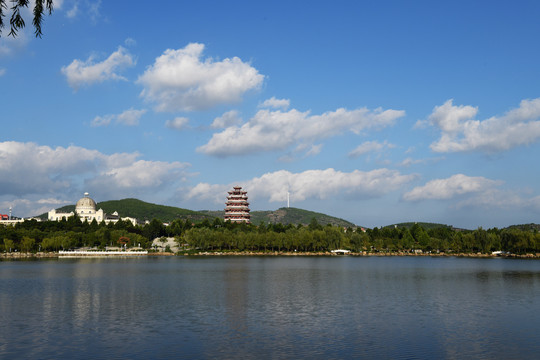 城市蓝天白云美景