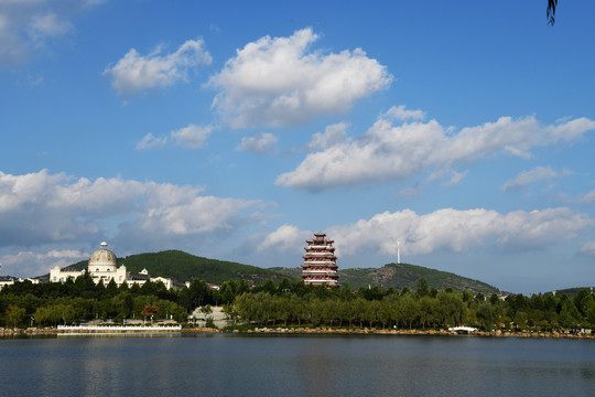 城市蓝天白云美景