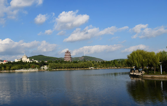 城市蓝天白云美景