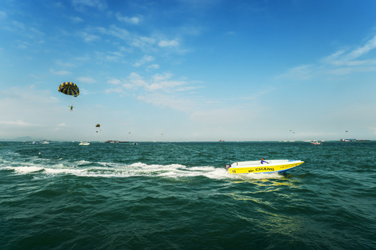 海上降落伞娱乐