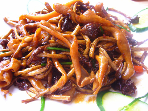 茶树菇炒鹅肠