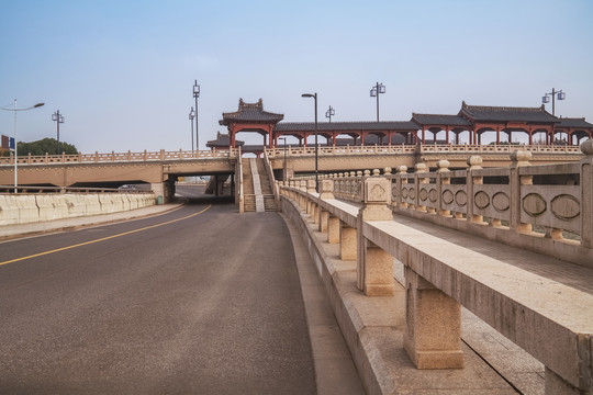 中国苏州平门路和平门桥风光