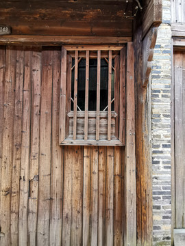 古镇老街民居木屋窗户