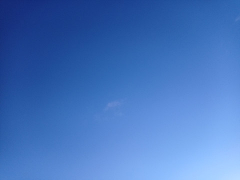 蔚蓝天空云彩