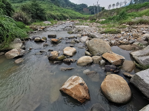 河流与石头