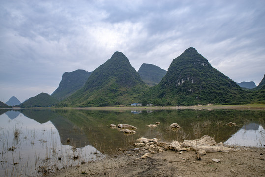 山水湿地湖