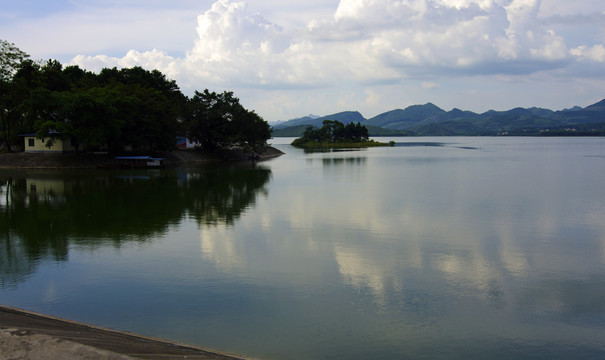 湖心小岛
