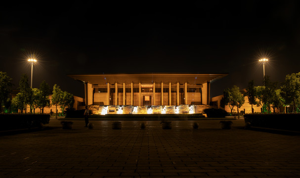 南湖纪念馆夜景