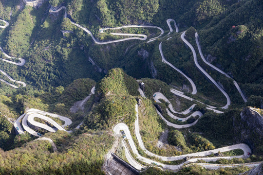 张家界天门山盘山公路