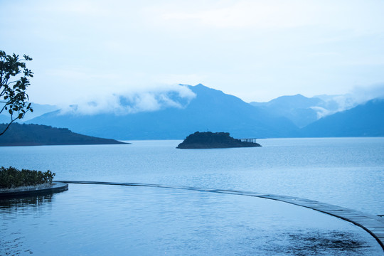 湖光山色