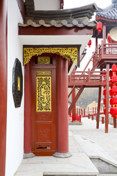 中式古典门楼侧面