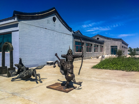 蒙古族雕塑民居