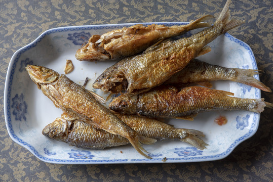 煎鱼仔