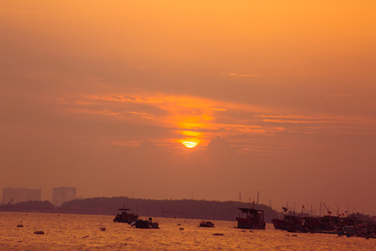 江面的朝霞与夕阳