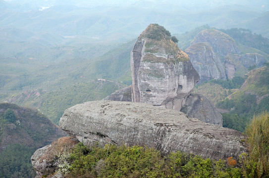 石头山