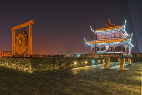 中国苏州古城墙古城楼古城门夜景