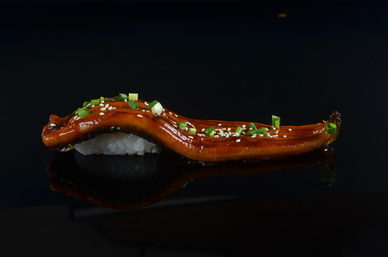 超长鳗鱼寿司