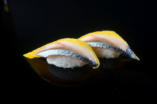 黄希零鱼寿司