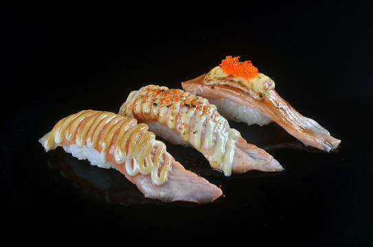 三文鱼三味寿司