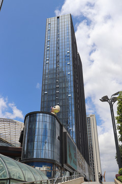 蓝天下的贵阳城市建筑物