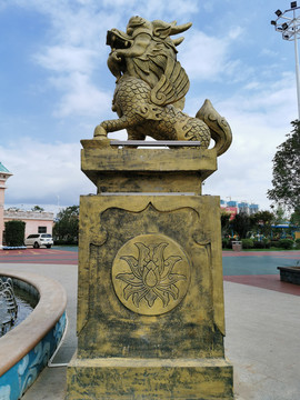 古铜色麒麟雕塑
