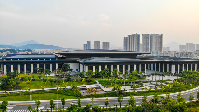 坪山燕子湖国际会展中心