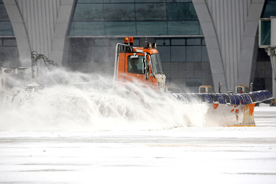 机场大型扫雪车