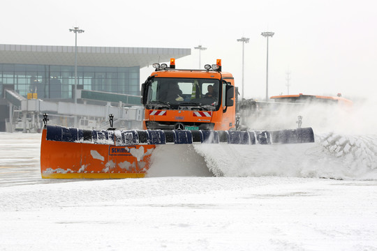 机场大型扫雪车