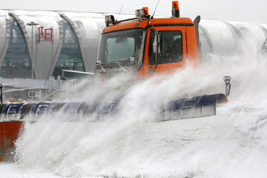 机场大型扫雪车