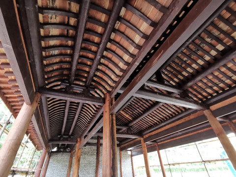 仿古建筑屋顶房梁木结构