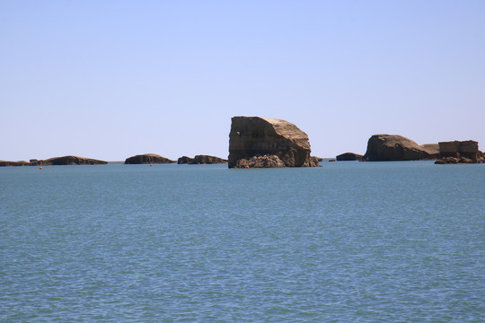 青海水上雅丹