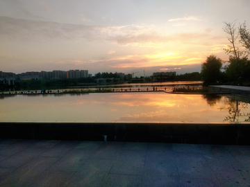 凤翔湖夕阳风景