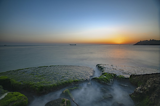 春天里的海