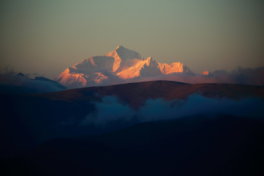 日照金山