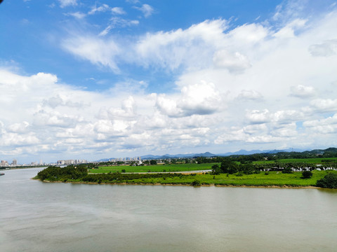 开平江流风景