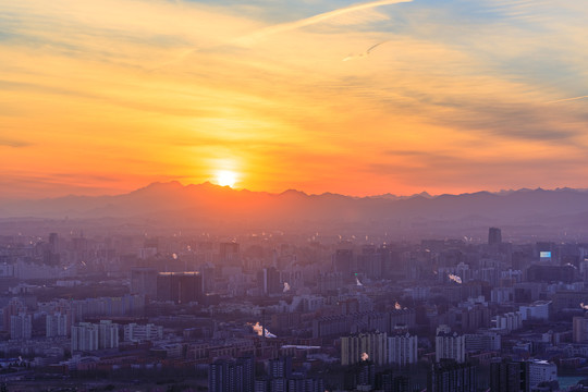 北京海淀区城市建筑群夕阳