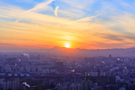 北京海淀区城市建筑群夕阳