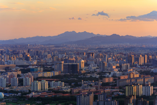 远眺北京海淀区城市建筑群