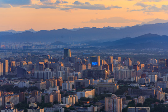 远眺北京海淀区城市建筑群