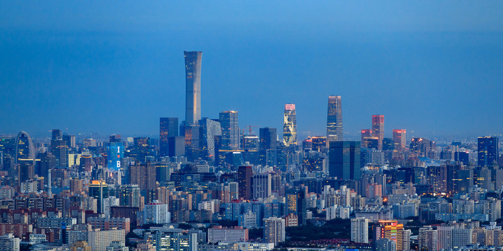 远眺中国尊北京城市建筑群夜景
