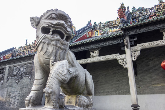 广州旅游景点陈家祠的石狮子